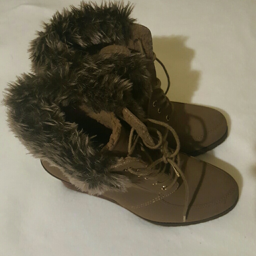 H&M boots with fur